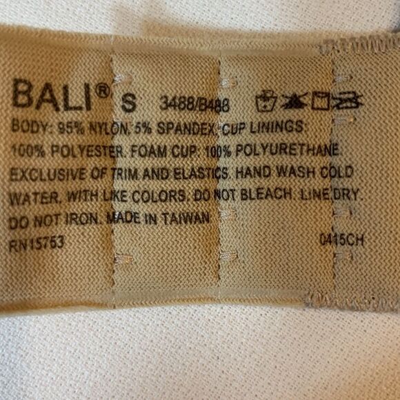 Bali Size Small comfort flex fit nude bra. Lightly padded cups sewn in. NWT - Picture 8 of 8